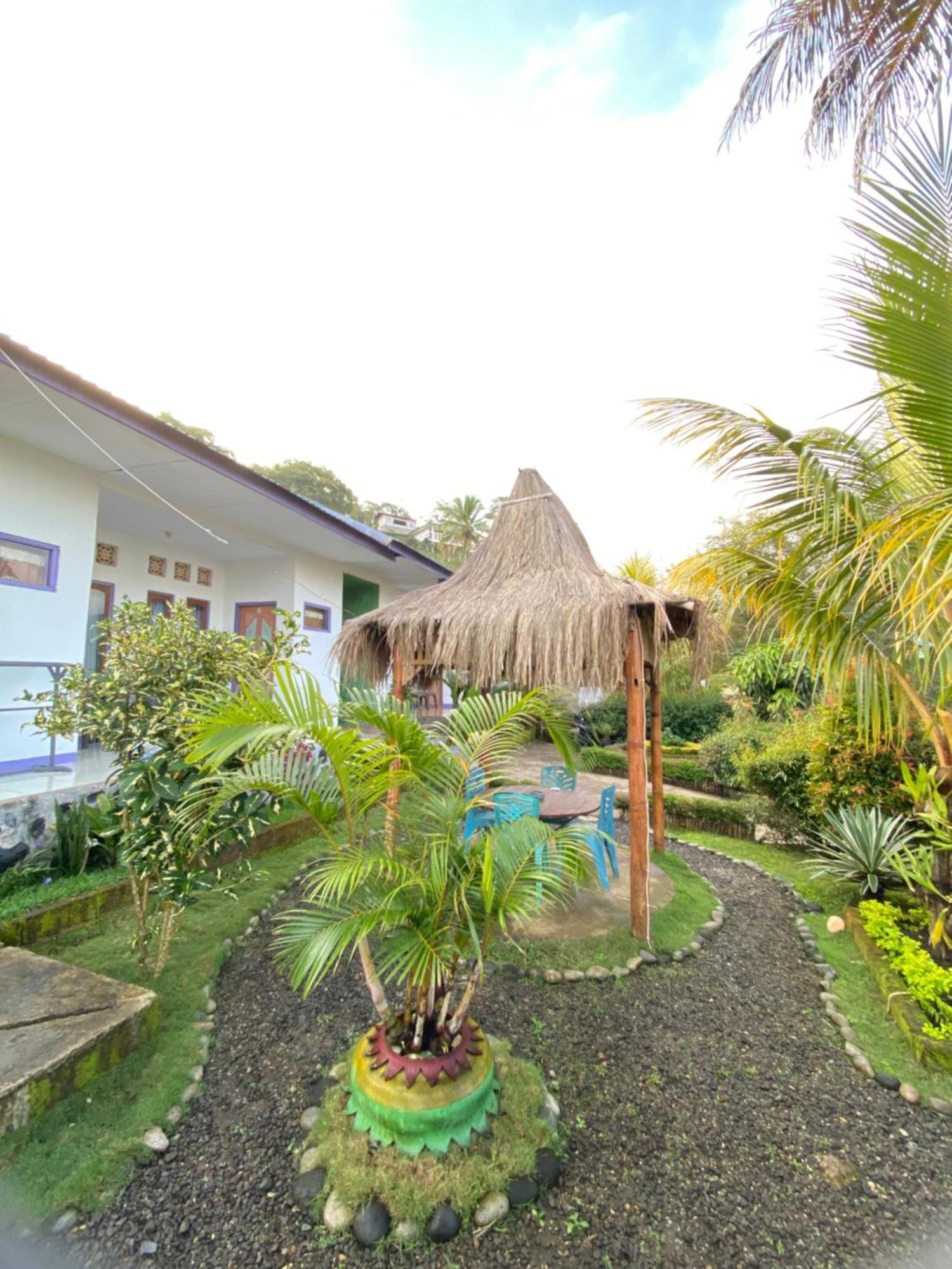 Mahoni Guest House Kelimutu Extérieur photo