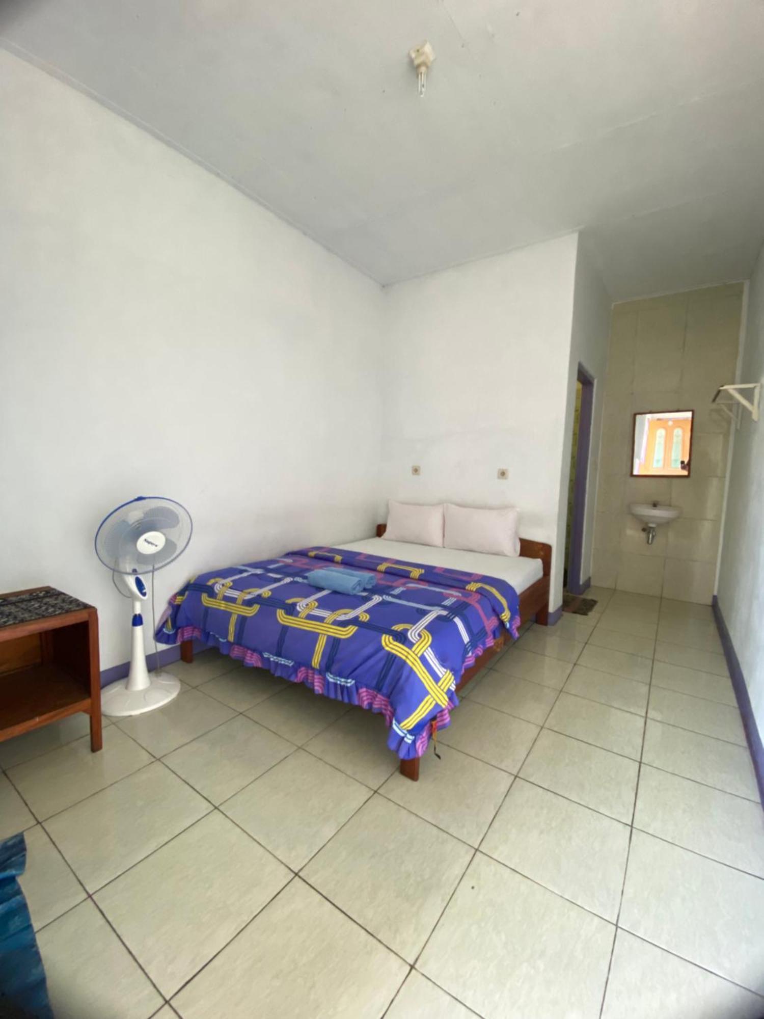 Mahoni Guest House Kelimutu Extérieur photo