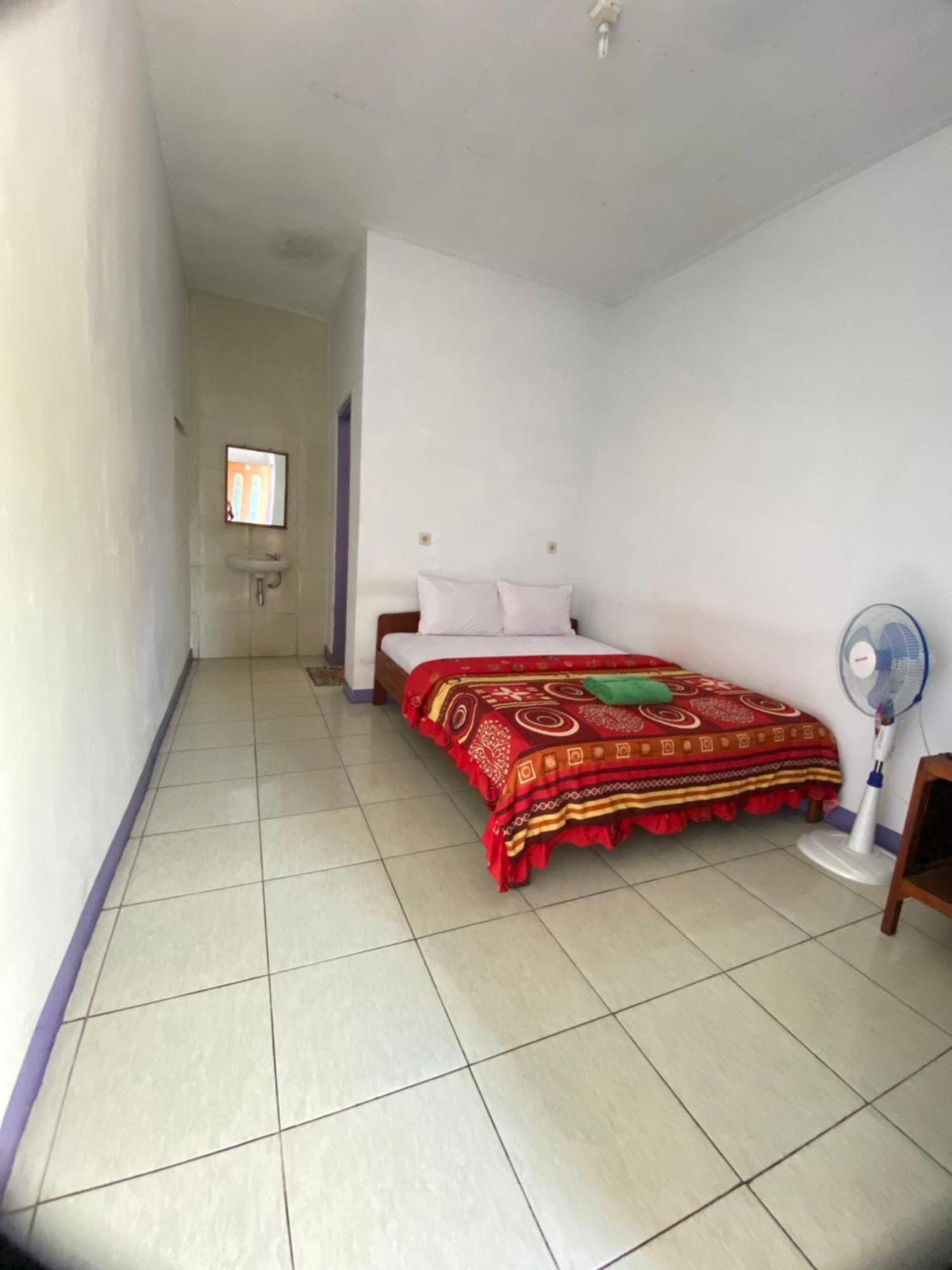 Mahoni Guest House Kelimutu Extérieur photo